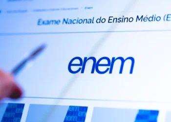Página do Exame Nacional do Ensino Médio em destaque digital.