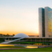 Congresso Nacional ao entardecer.